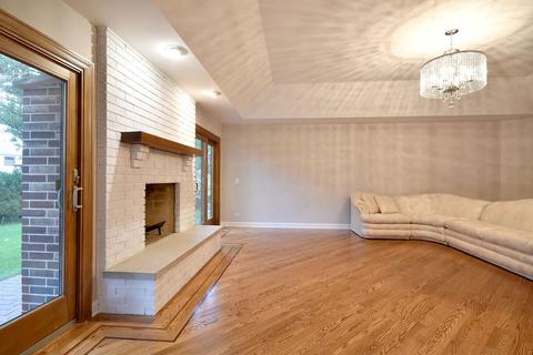 586 N 3rd Ave, Des Plaines, IL 60016 photo 4