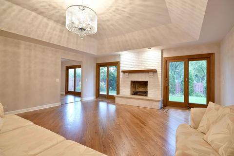 586 N 3rd Ave, Des Plaines, IL 60016 photo 2