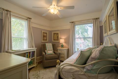 101 Monroe St, Elgin, IL 60123 photo 11