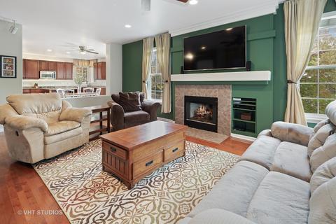 1300 Mulberry Ln, Cary, IL 60013 photo 2