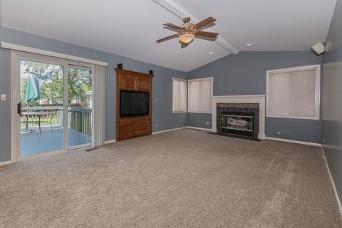 610 Waterfall Ln, Elgin, IL 60124 photo 11