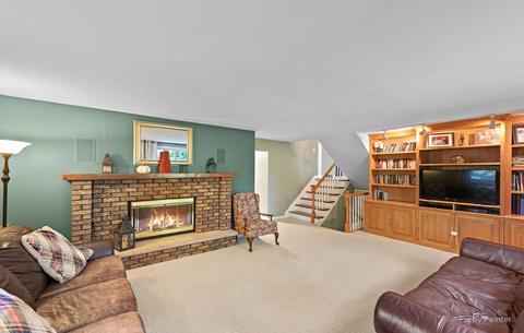 112 William Dr, Elgin, IL 60123 photo 9