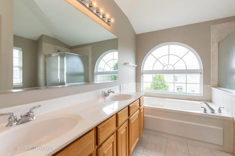33 Bridlepath Dr, Lindenhurst, IL 60046 photo 12
