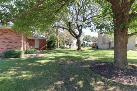 202 E Garfield St, Minier, IL 61759 photo 4