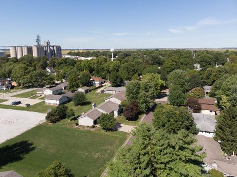 202 E Garfield St, Minier, IL 61759 photo 12