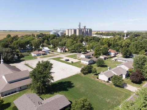 202 E Garfield St, Minier, IL 61759 photo 11