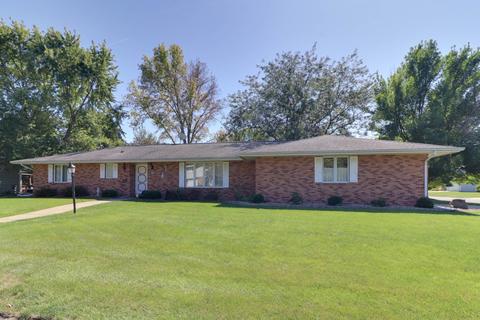 202 E Garfield St, Minier, IL 61759 photo 3