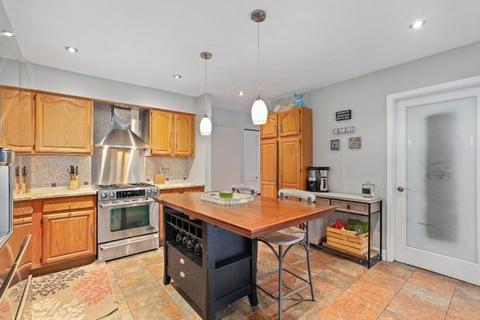 121 Thackeray Dr, Bolingbrook, IL 60440 photo 7