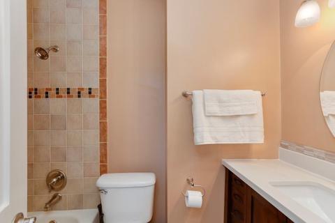 121 Thackeray Dr, Bolingbrook, IL 60440 photo 22