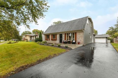 121 Thackeray Dr, Bolingbrook, IL 60440 photo 4
