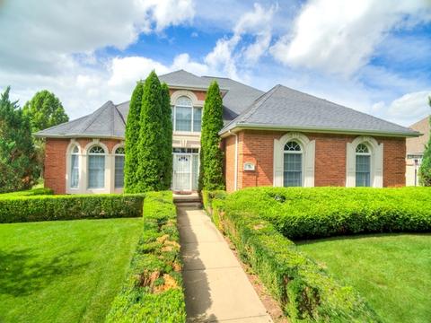 51 Stonebrook Ct, Bloomington, IL 61704 photo 1