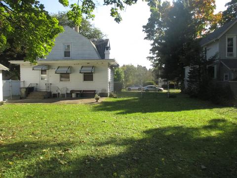 932 Augusta Ave, Elgin, IL 60120 photo 3