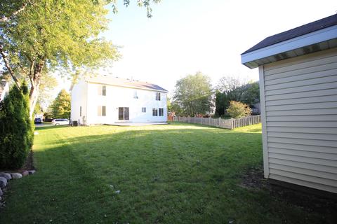 2473 Spring Valley Ct, Aurora, IL 60503 photo 2