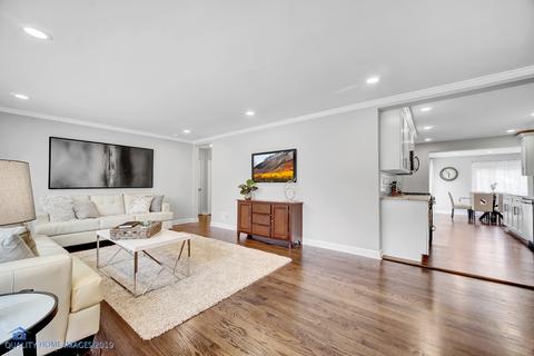 2416 Central Rd, Glenview, IL 60025 photo 4