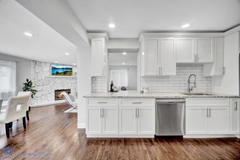 2416 Central Rd, Glenview, IL 60025 photo 8