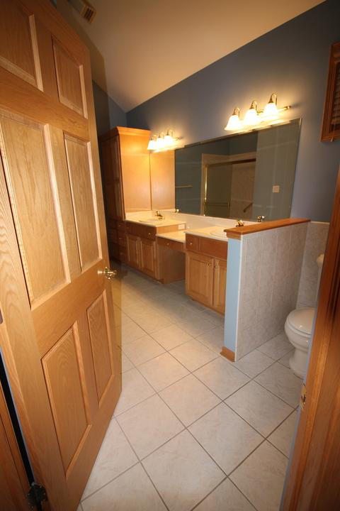 841 Turnberry Ln, Willowbrook, IL 60527 photo 6