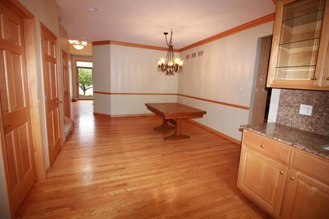 841 Turnberry Ln, Willowbrook, IL 60527 photo 9