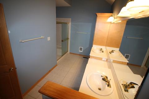 841 Turnberry Ln, Willowbrook, IL 60527 photo 7
