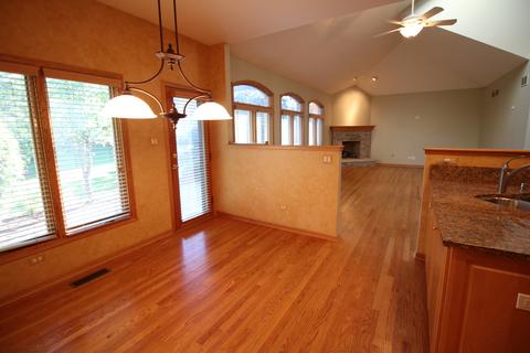 841 Turnberry Ln, Willowbrook, IL 60527 photo 14