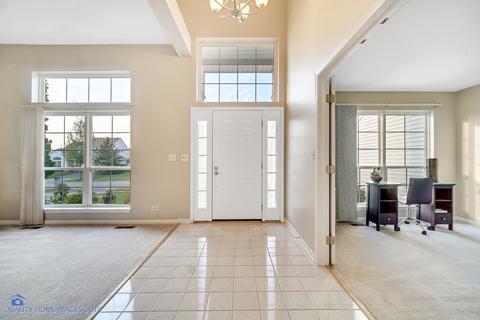 654 Willow Dr, Carol Stream, IL 60188 photo 4