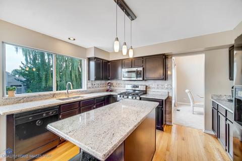 654 Willow Dr, Carol Stream, IL 60188 photo 9