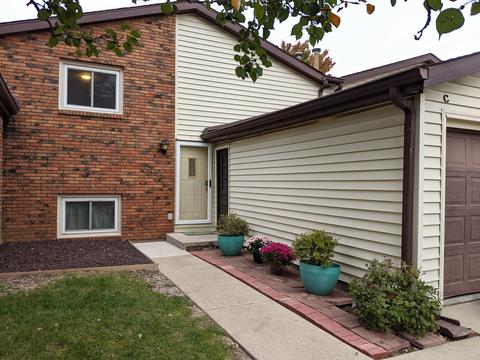 1719 King Dr #C, Normal, IL 61761 photo 1