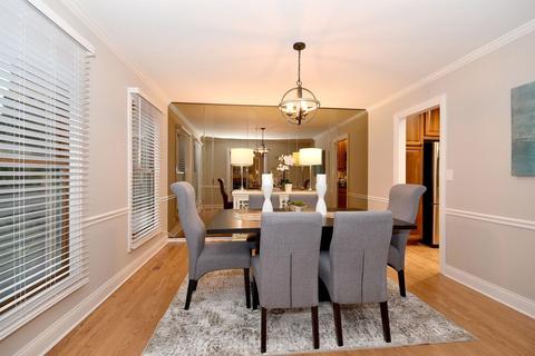 3900 Bordeaux Dr, Hoffman Estates, IL 60192 photo 12