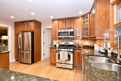 3900 Bordeaux Dr, Hoffman Estates, IL 60192 photo 19