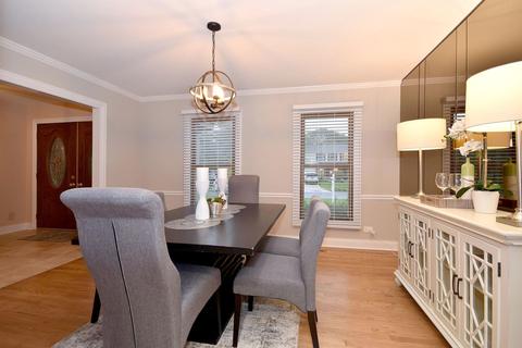 3900 Bordeaux Dr, Hoffman Estates, IL 60192 photo 13