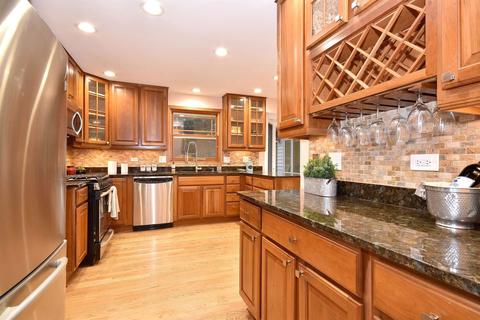 3900 Bordeaux Dr, Hoffman Estates, IL 60192 photo 15