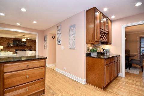 3900 Bordeaux Dr, Hoffman Estates, IL 60192 photo 17