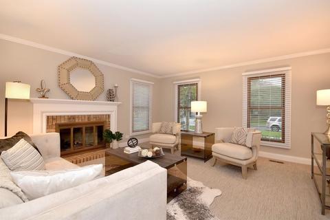 3900 Bordeaux Dr, Hoffman Estates, IL 60192 photo 11