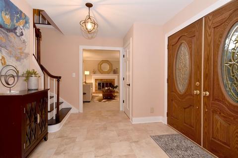 3900 Bordeaux Dr, Hoffman Estates, IL 60192 photo 3