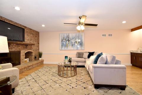 3900 Bordeaux Dr, Hoffman Estates, IL 60192 photo 28