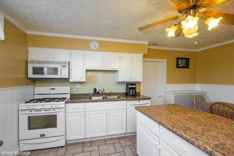 611 Mccarthy Rd, Lemont, IL 60439 photo 3
