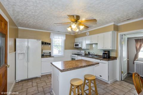 611 Mccarthy Rd, Lemont, IL 60439 photo 2