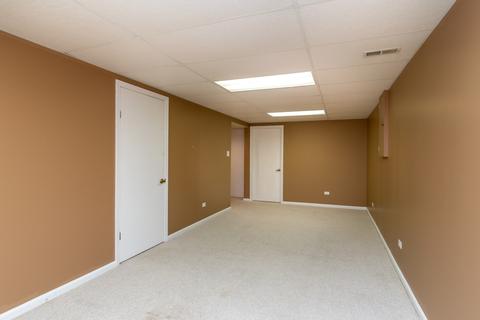 1958 Crescent Ln, Hoffman Estates, IL 60169 photo 34