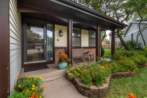 1958 Crescent Ln, Hoffman Estates, IL 60169 photo 3