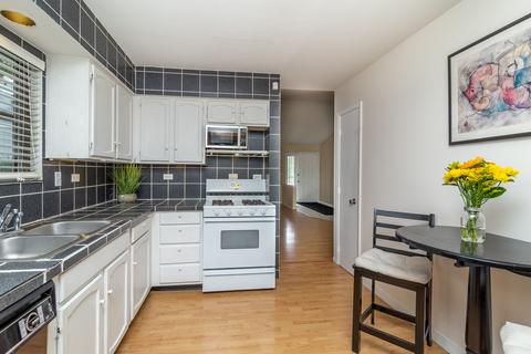1958 Crescent Ln, Hoffman Estates, IL 60169 photo 14