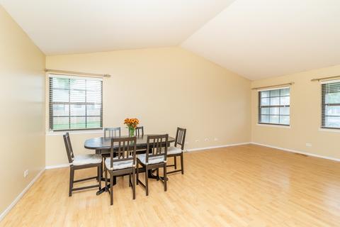 1958 Crescent Ln, Hoffman Estates, IL 60169 photo 10