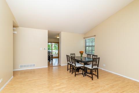 1958 Crescent Ln, Hoffman Estates, IL 60169 photo 11
