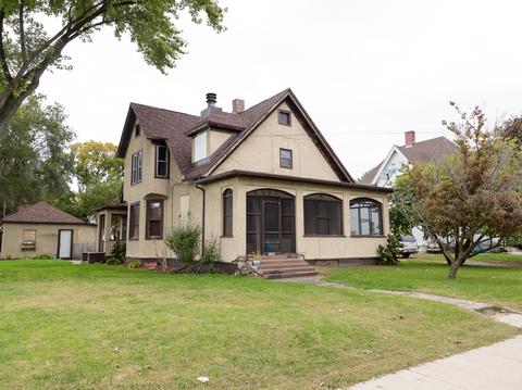 1927 State St, Peru, IL 61354 photo 1