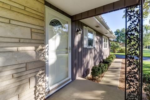 1120 N Linden St, Normal, IL 61761 photo 2
