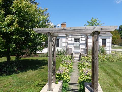711 Elm St, Maple Park, IL 60151 photo 2