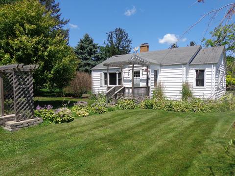711 Elm St, Maple Park, IL 60151 photo 1