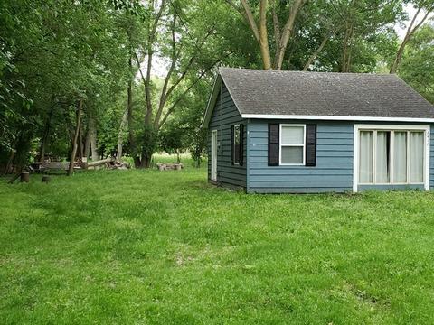 2417 W Riverside Dr, Mchenry, IL 60050 photo 3