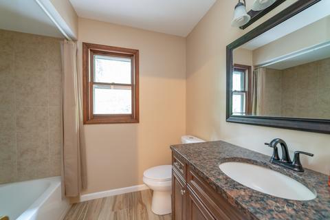 915 Surrey Ln, Algonquin, IL 60102 photo 17