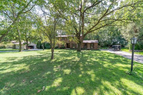915 Surrey Ln, Algonquin, IL 60102 photo 2