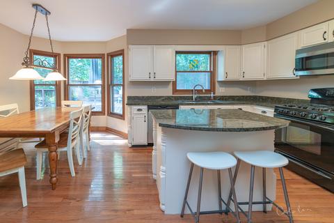 915 Surrey Ln, Algonquin, IL 60102 photo 7