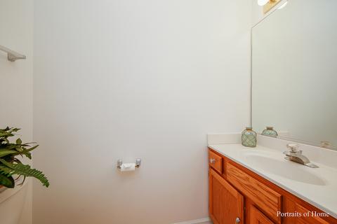 985 Westgate Dr, Aurora, IL 60506 photo 13